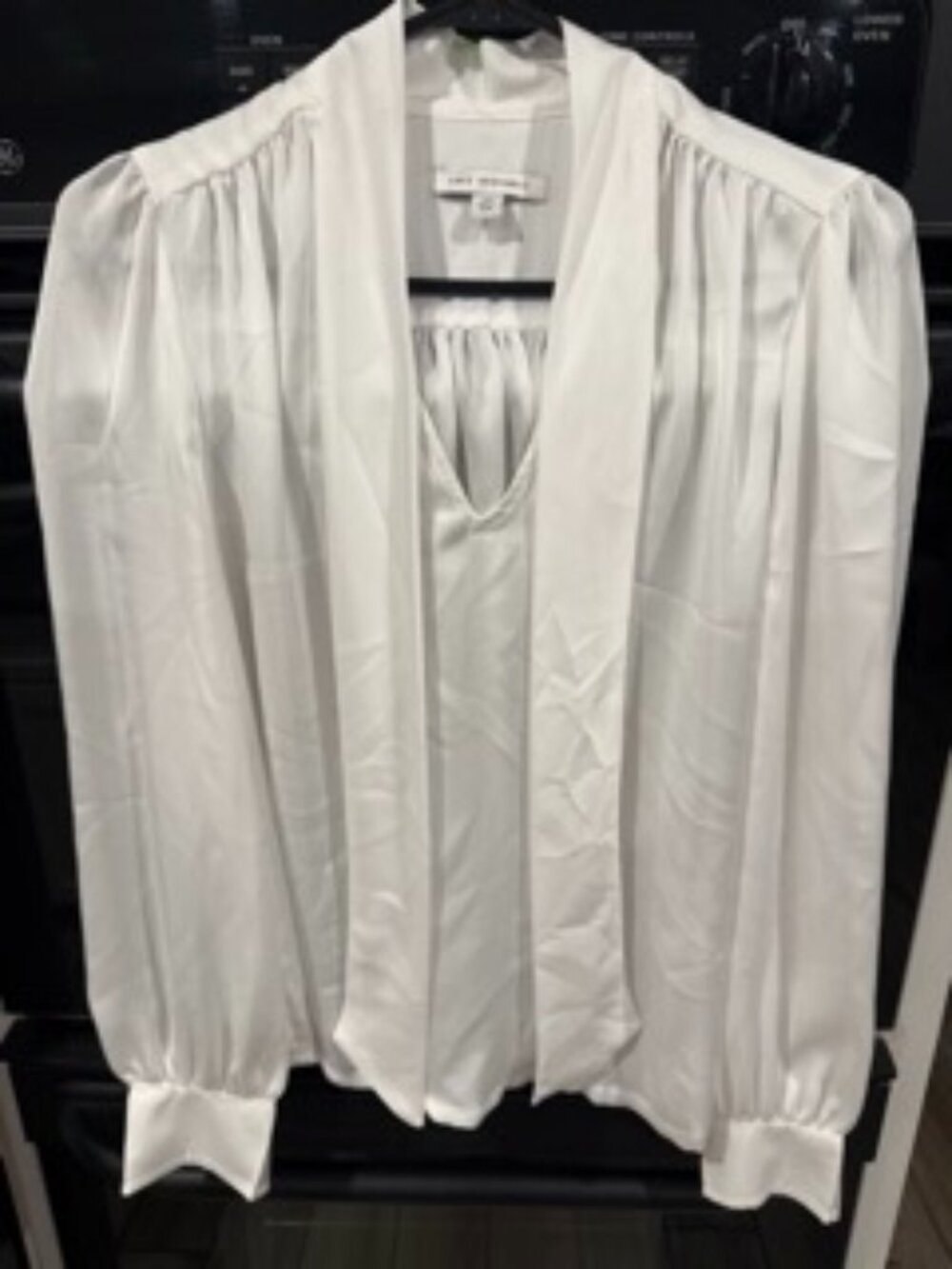 Free Assembly Women’s Satin V-Neck Tie-Neck Blouse Ivory White Size XS